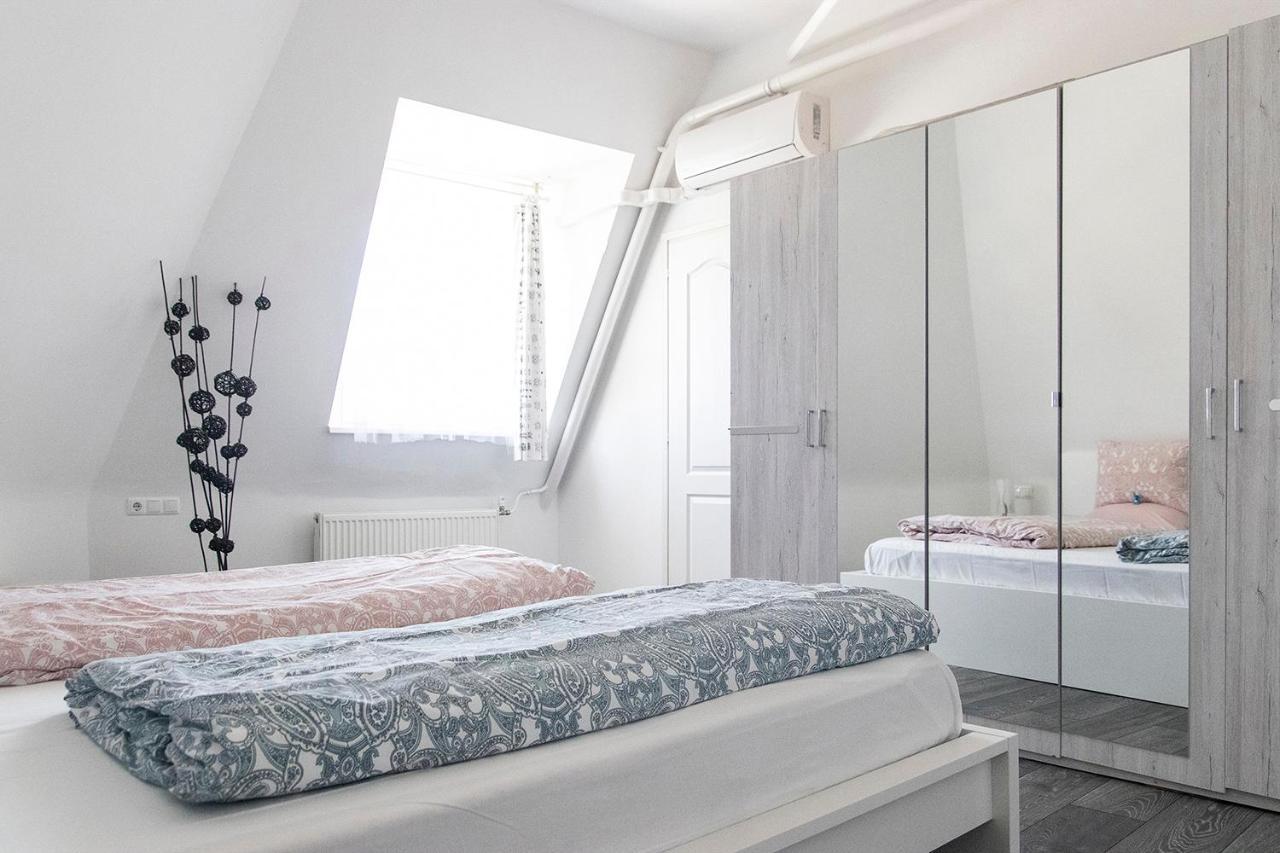 Helena Apartment With View On St. Stephan'S Basilica Budapeste Exterior foto