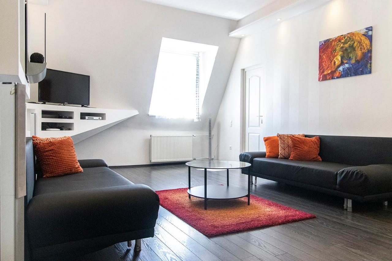 Helena Apartment With View On St. Stephan'S Basilica Budapeste Exterior foto