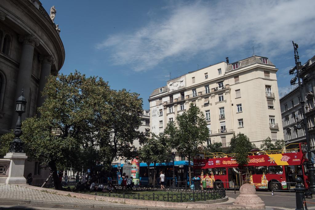 Helena Apartment With View On St. Stephan'S Basilica Budapeste Exterior foto