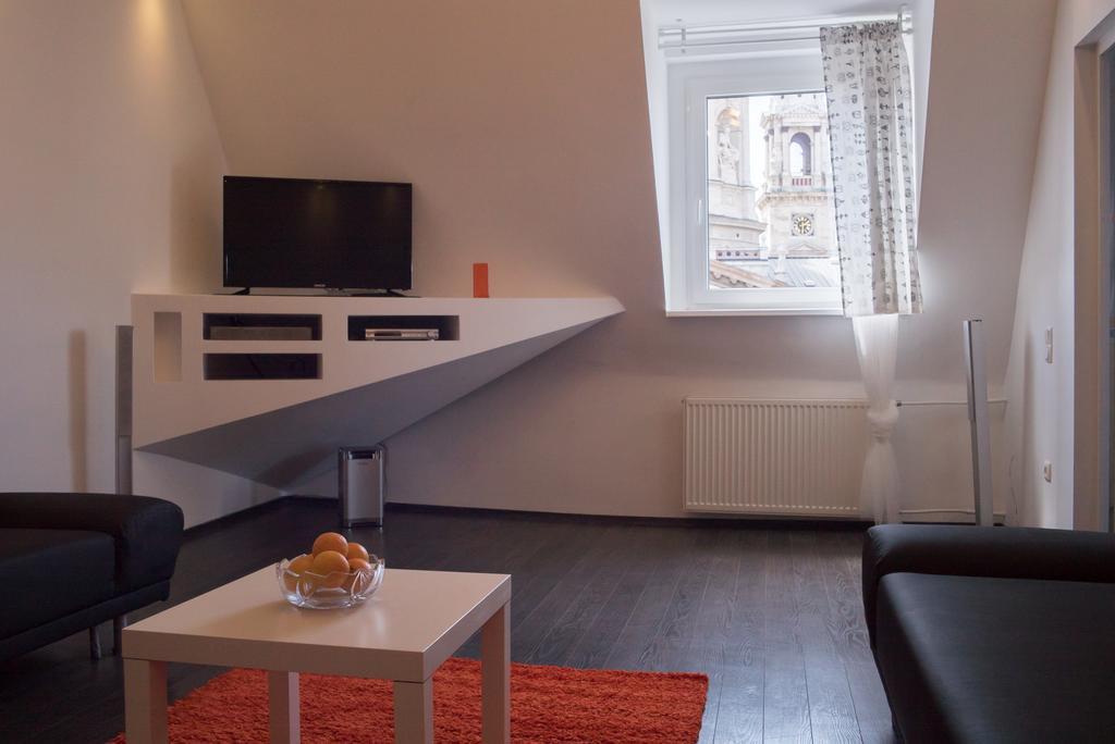 Helena Apartment With View On St. Stephan'S Basilica Budapeste Exterior foto