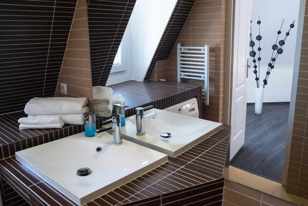 Helena Apartment With View On St. Stephan'S Basilica Budapeste Exterior foto